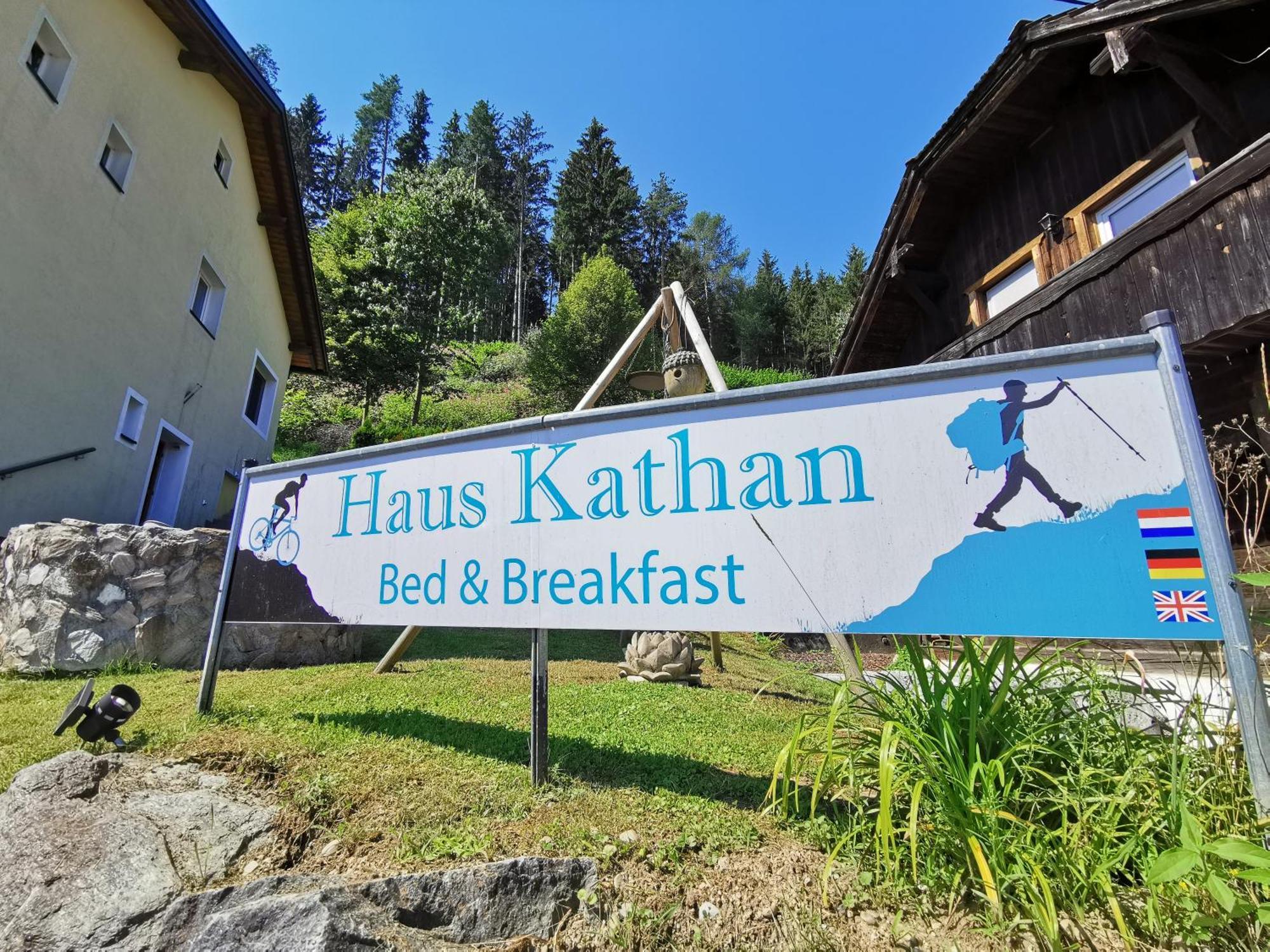 Haus Kathan Kamering Bagian luar foto